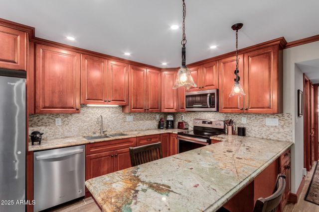 5525 E THOMAS Road E3, Phoenix, AZ 85018