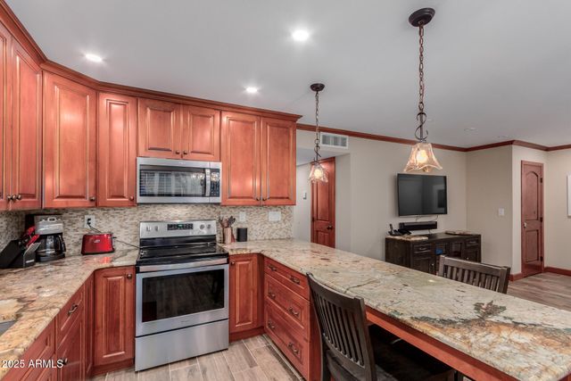 5525 E THOMAS Road E3, Phoenix, AZ 85018