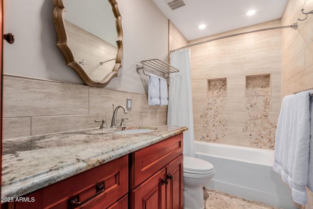 5525 E THOMAS Road E3, Phoenix, AZ 85018