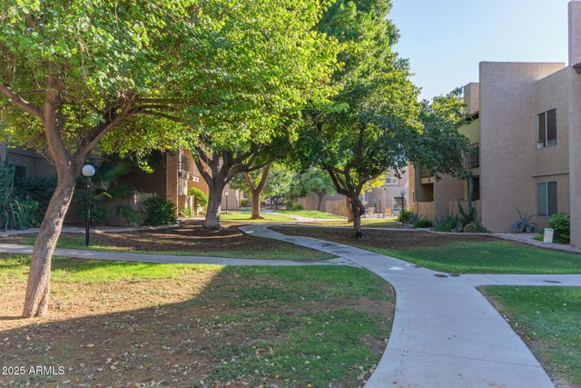 5525 E THOMAS Road E3, Phoenix, AZ 85018