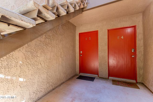5525 E THOMAS Road E3, Phoenix, AZ 85018
