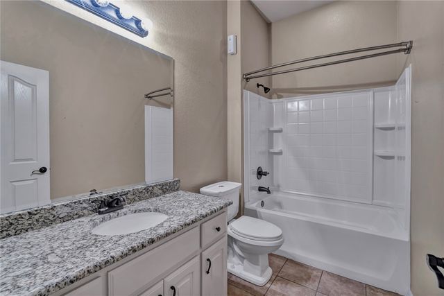 716 Crestridge Circle, Euless, TX 76040