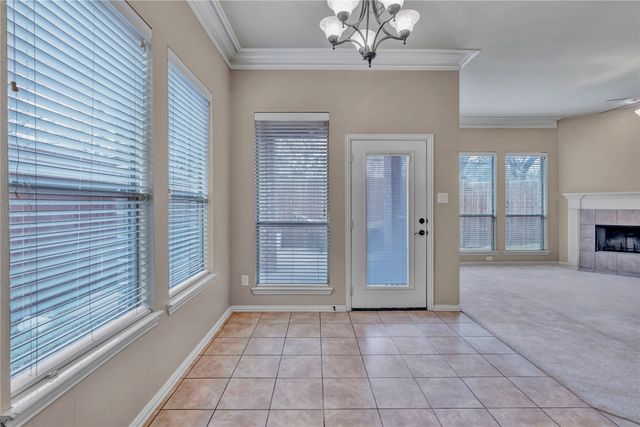 716 Crestridge Circle, Euless, TX 76040