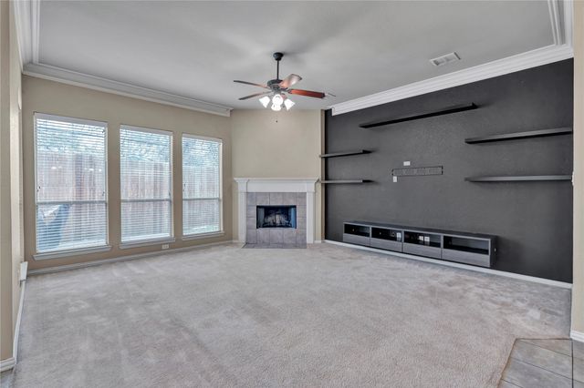 716 Crestridge Circle, Euless, TX 76040