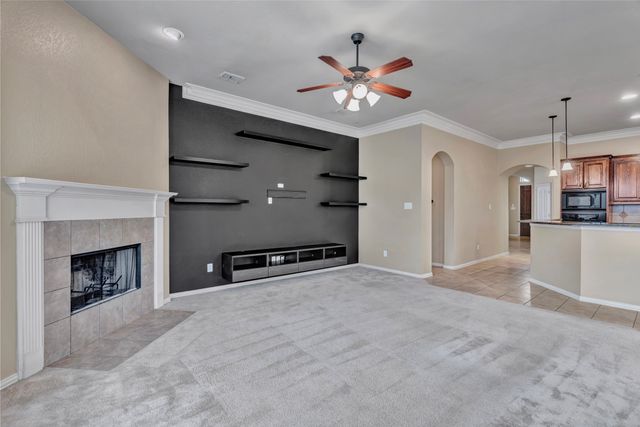 716 Crestridge Circle, Euless, TX 76040