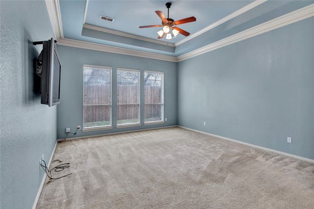 716 Crestridge Circle, Euless, TX 76040