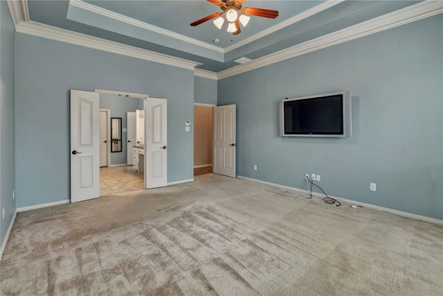 716 Crestridge Circle, Euless, TX 76040