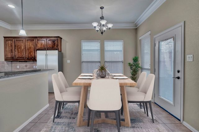 716 Crestridge Circle, Euless, TX 76040