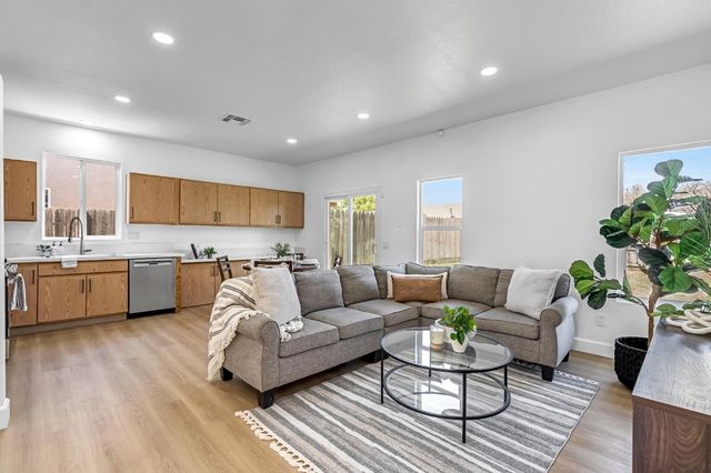 717 Nicklaus Court, Atwater, CA 95301