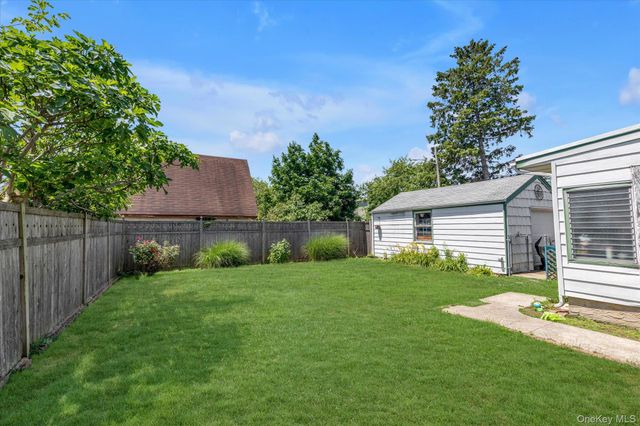 1973 Everett Street S, Valley Stream, NY 11580