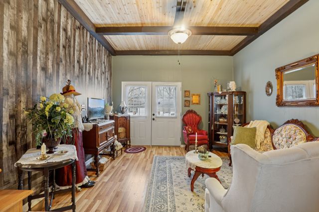 117 June Dr, Dickson, TN 37055