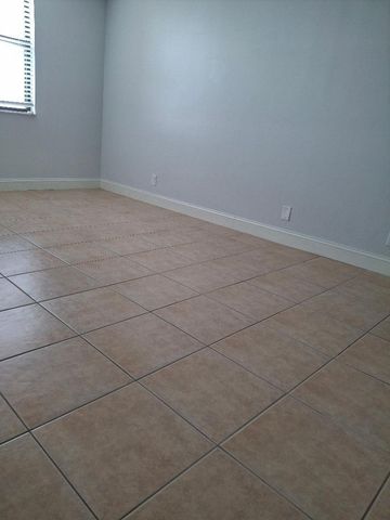 105 Lake Emerald Drive 406, Oakland Park, FL 33309