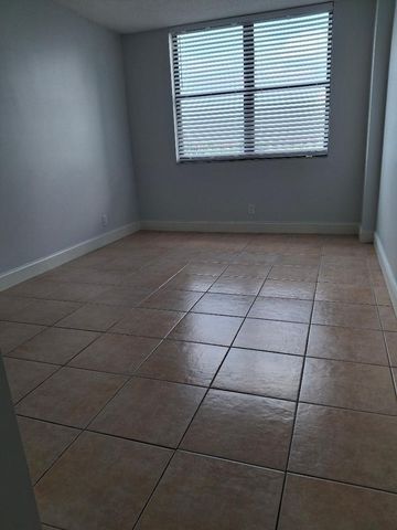 105 Lake Emerald Drive 406, Oakland Park, FL 33309