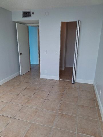 105 Lake Emerald Drive 406, Oakland Park, FL 33309