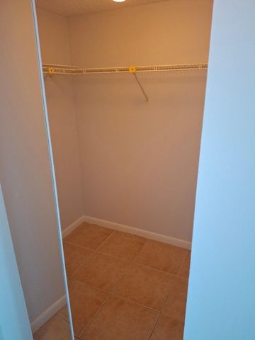 105 Lake Emerald Drive 406, Oakland Park, FL 33309