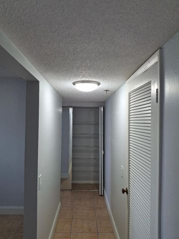 105 Lake Emerald Drive 406, Oakland Park, FL 33309