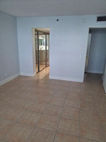 105 Lake Emerald Drive 406, Oakland Park, FL 33309