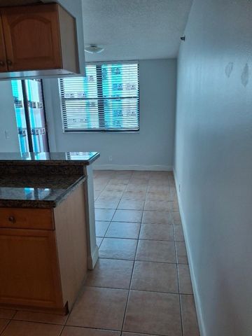 105 Lake Emerald Drive 406, Oakland Park, FL 33309