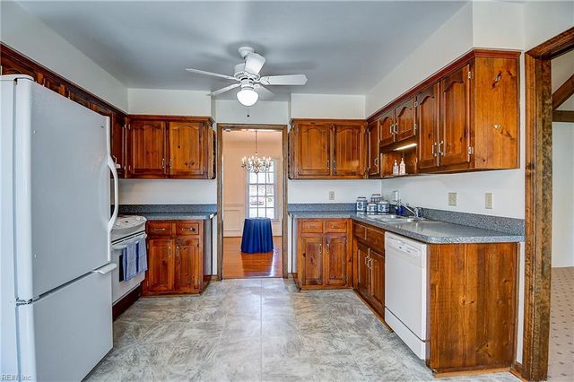 4505 Old English CIR, Virginia Beach, VA 23455