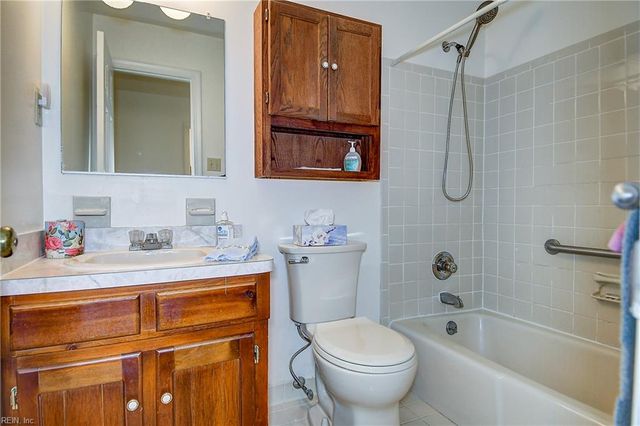 4505 Old English CIR, Virginia Beach, VA 23455