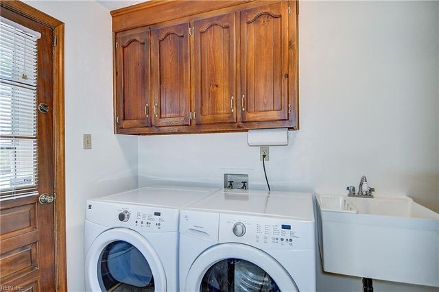 4505 Old English CIR, Virginia Beach, VA 23455