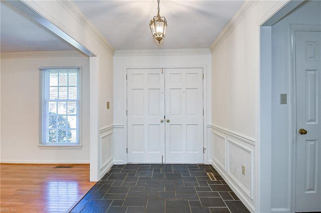 4505 Old English CIR, Virginia Beach, VA 23455