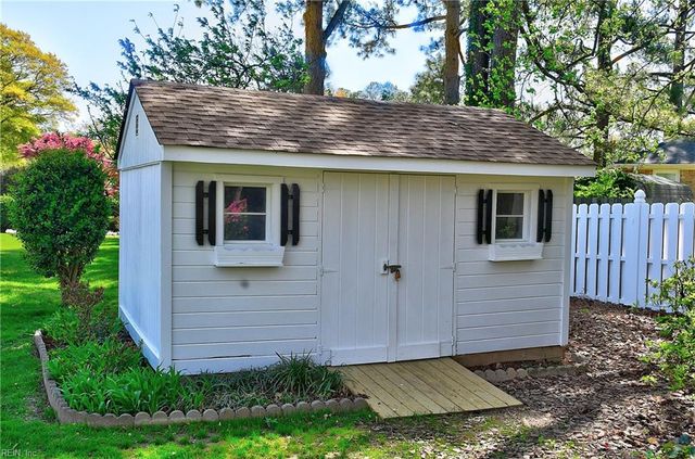 4505 Old English CIR, Virginia Beach, VA 23455