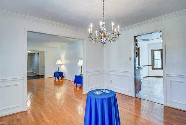 4505 Old English CIR, Virginia Beach, VA 23455