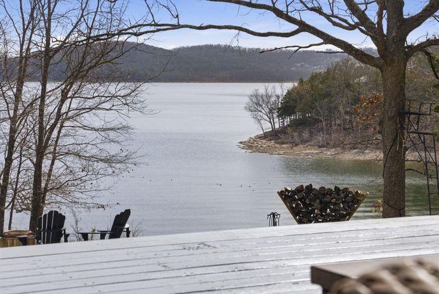 453 Dale Avenue, Hollister, MO 65672