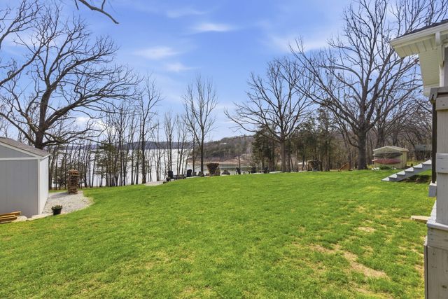 453 Dale Avenue, Hollister, MO 65672