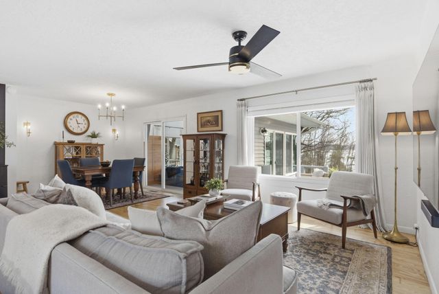 453 Dale Avenue, Hollister, MO 65672