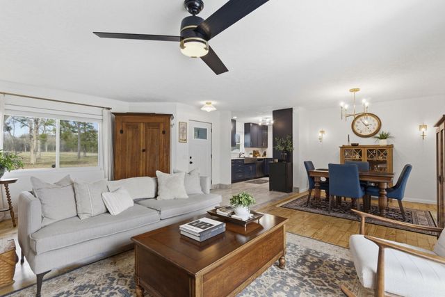 453 Dale Avenue, Hollister, MO 65672