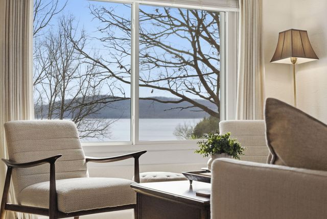 453 Dale Avenue, Hollister, MO 65672