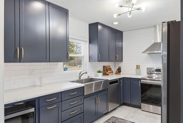 453 Dale Avenue, Hollister, MO 65672