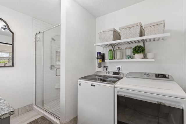 453 Dale Avenue, Hollister, MO 65672