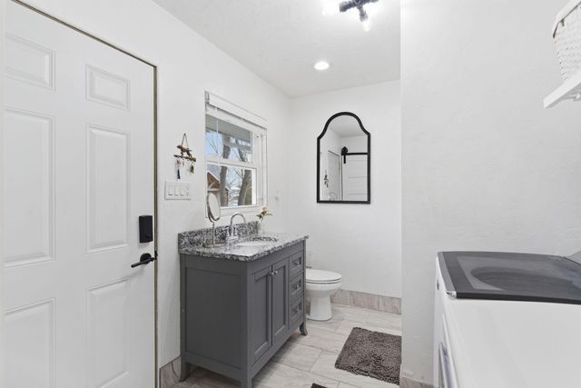 453 Dale Avenue, Hollister, MO 65672