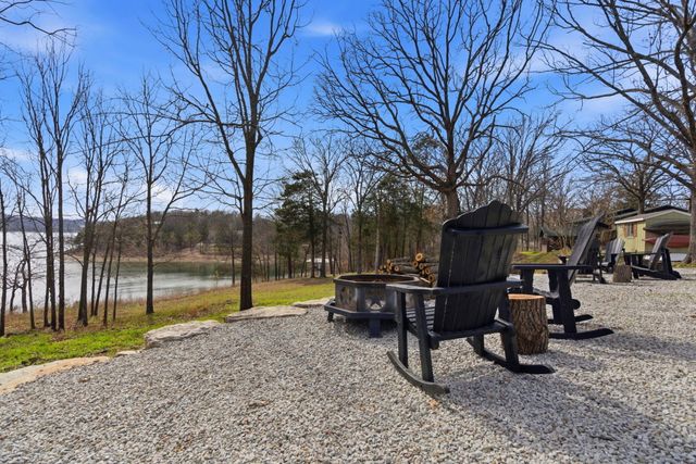 453 Dale Avenue, Hollister, MO 65672