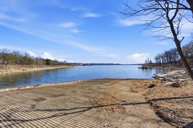 453 Dale Avenue, Hollister, MO 65672