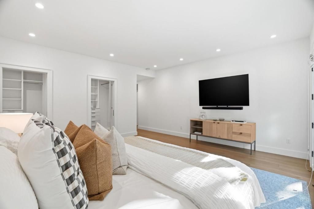 Image 11 of property listing at 1525 Dana Avenue, Palo Alto, CA 94303