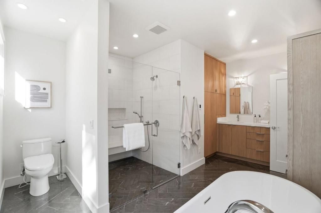 Image 12 of property listing at 1525 Dana Avenue, Palo Alto, CA 94303