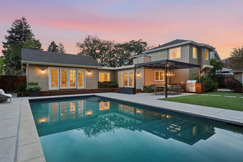 Image 22 of property listing at 1525 Dana Avenue, Palo Alto, CA 94303