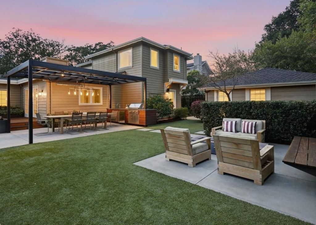 Image 25 of property listing at 1525 Dana Avenue, Palo Alto, CA 94303