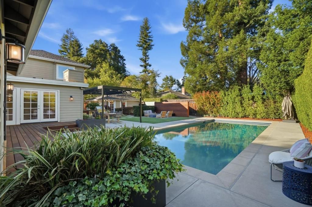 Image 26 of property listing at 1525 Dana Avenue, Palo Alto, CA 94303