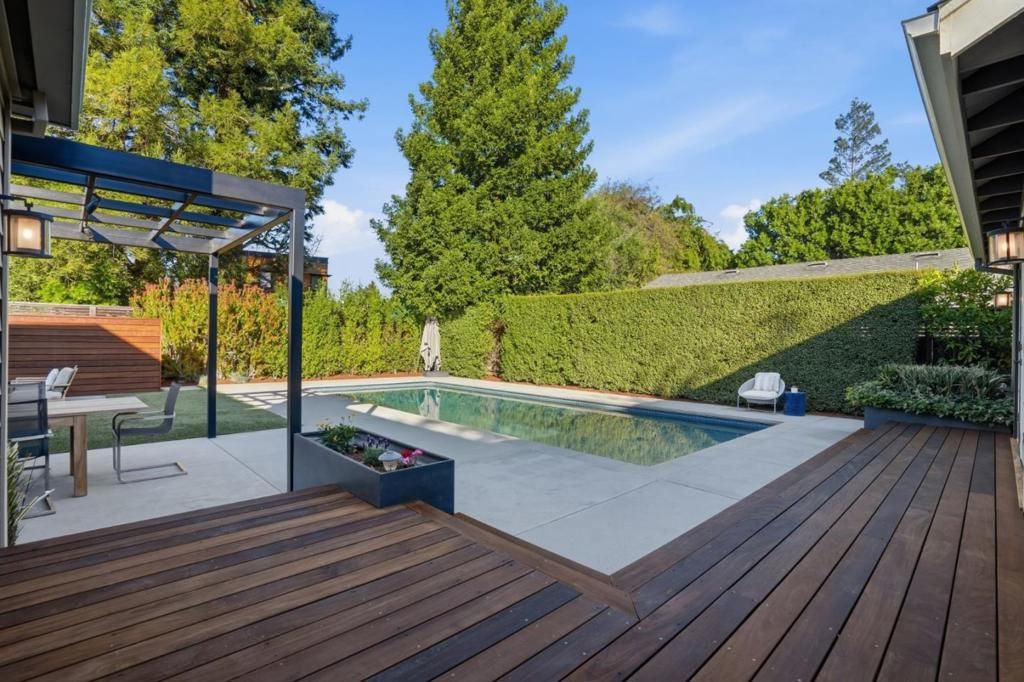 Image 28 of property listing at 1525 Dana Avenue, Palo Alto, CA 94303