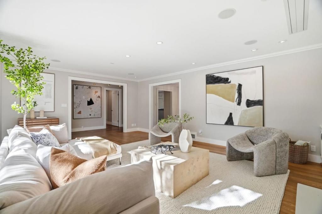 Image 3 of property listing at 1525 Dana Avenue, Palo Alto, CA 94303