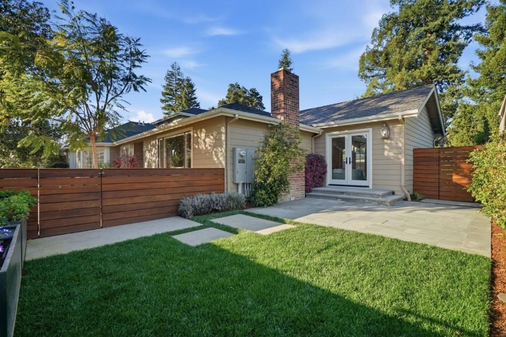 Image 31 of property listing at 1525 Dana Avenue, Palo Alto, CA 94303