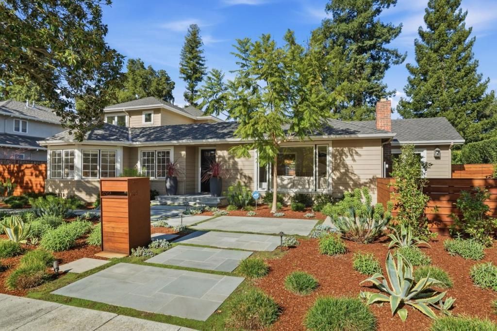 Image 32 of property listing at 1525 Dana Avenue, Palo Alto, CA 94303