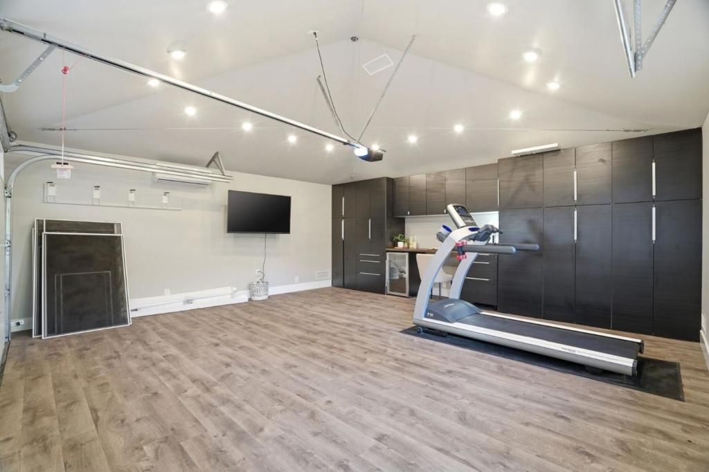 Image 33 of property listing at 1525 Dana Avenue, Palo Alto, CA 94303