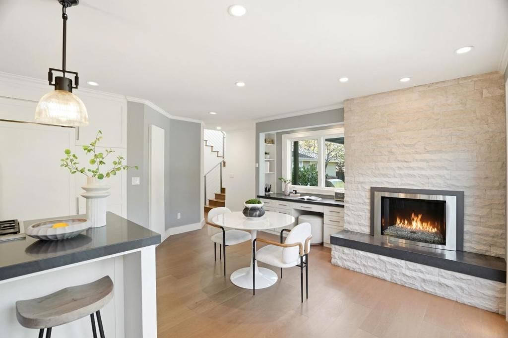 Image 8 of property listing at 1525 Dana Avenue, Palo Alto, CA 94303