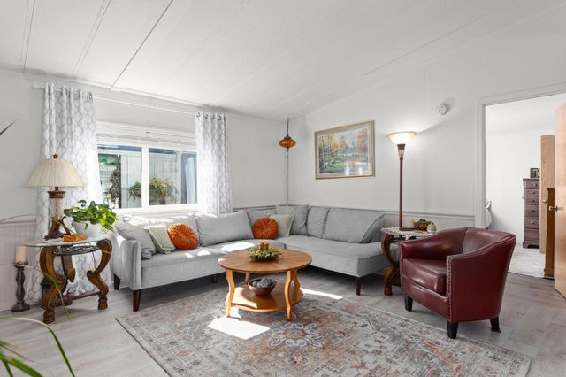 555 Freeman Road UNIT 128, Central Point, OR 97502